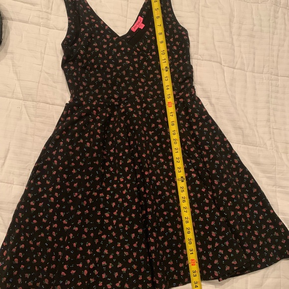 Betsy Johnson Dress - Picture 4 of 6